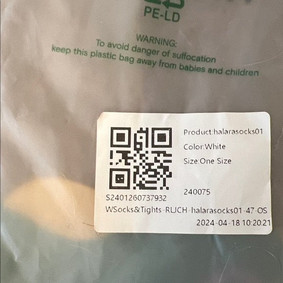 HALARA White and Green Athletic Socks NEW - Picture 3 of 3